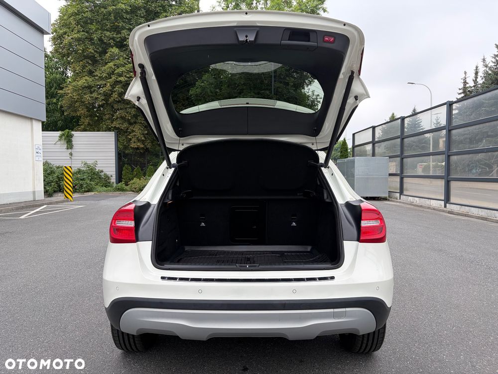 Mercedes-Benz GLA 250 4-Matic - 10