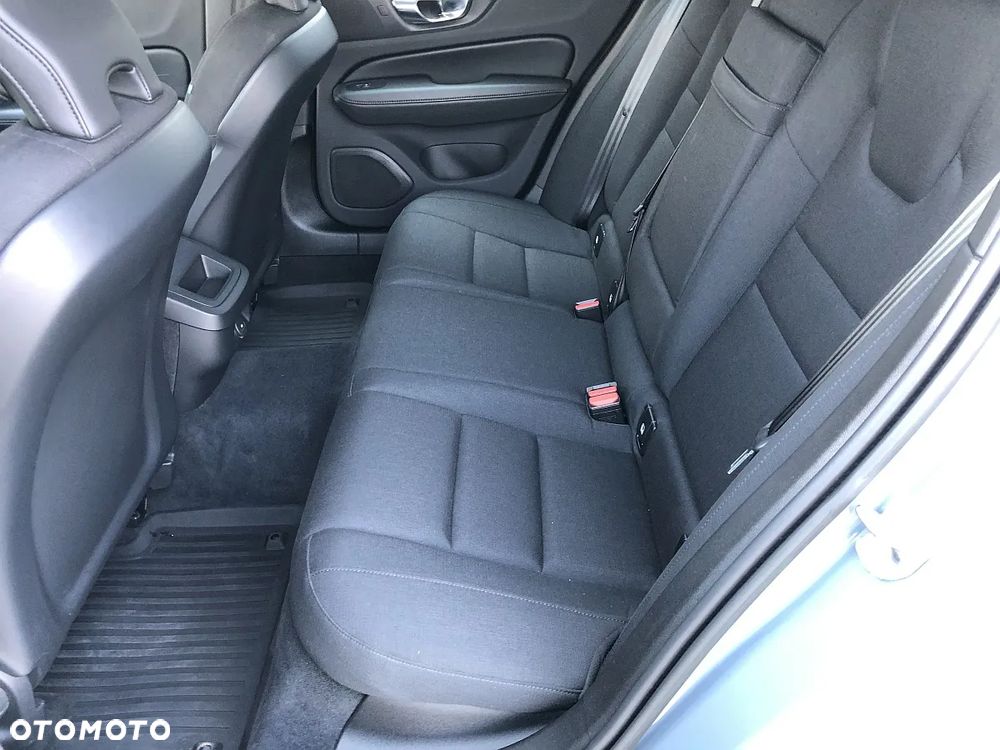 Volvo V60 B4 D Momentum Pro - 11