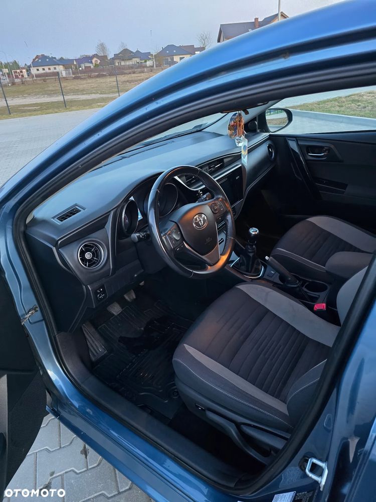 Toyota Auris 1.6 Premium Comfort - 15