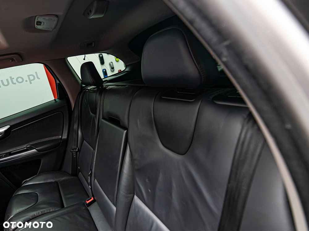 Volvo XC 60 - 25