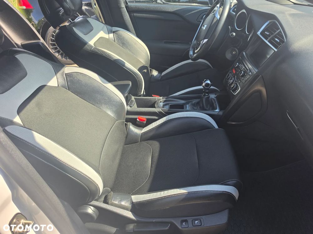 Citroën DS4 e-HDi 115 Chic - 16