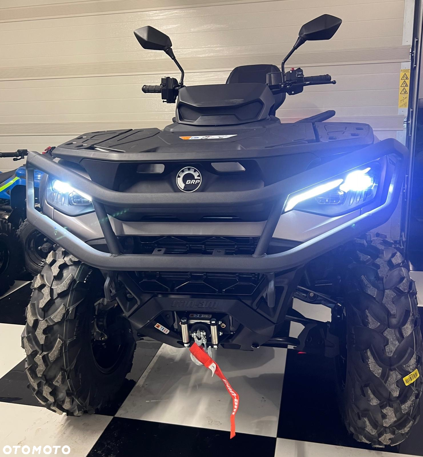 Can-Am Outlander - 4