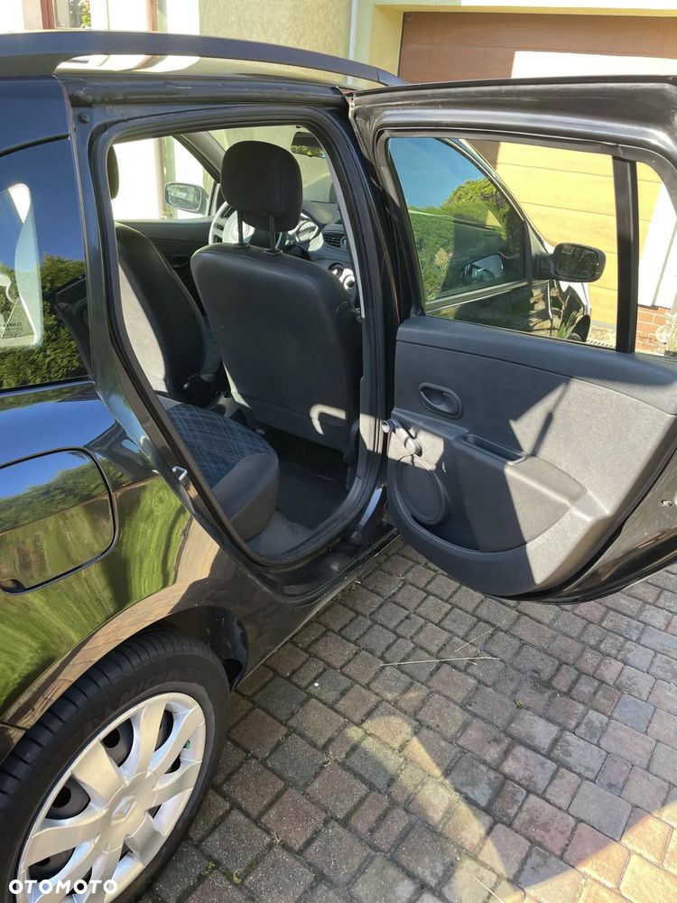 Renault Clio - 19