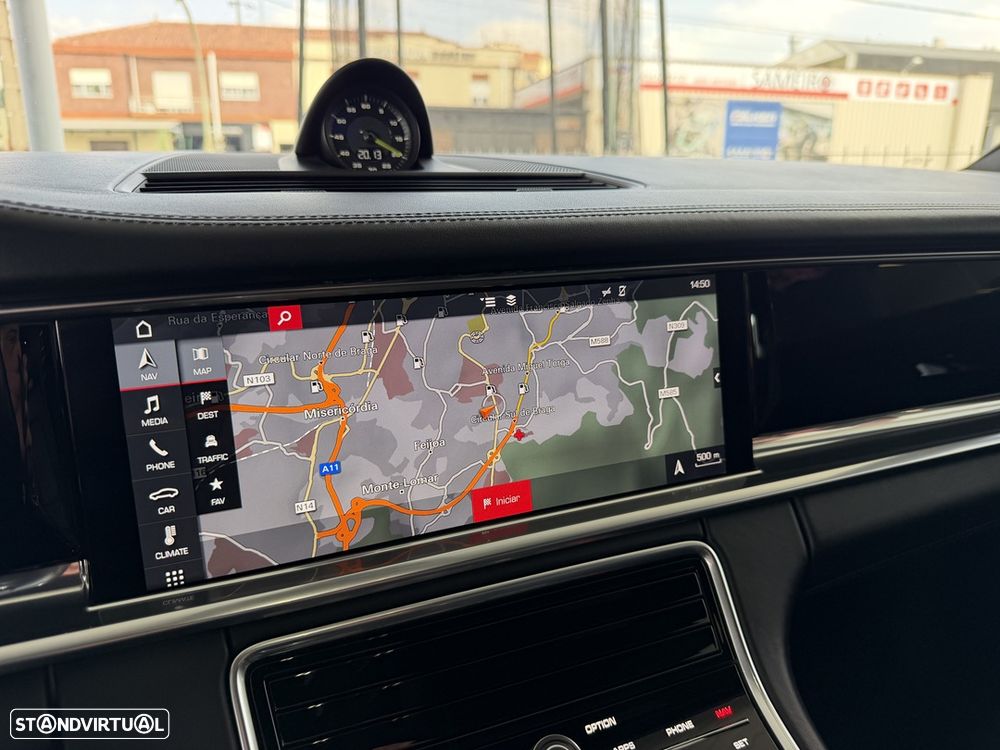 Porsche Panamera 4 E-Hybrid - 35