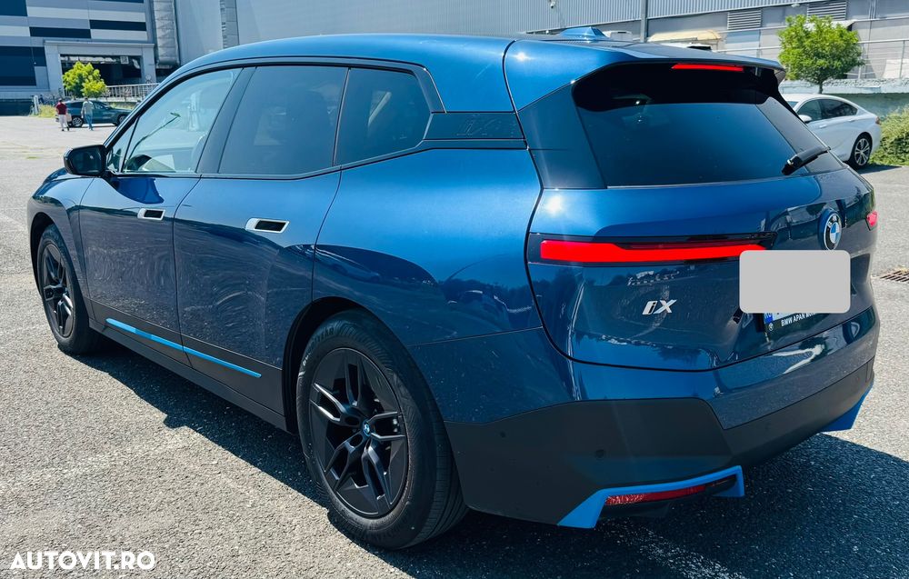 BMW iX 2023 — imagine 7