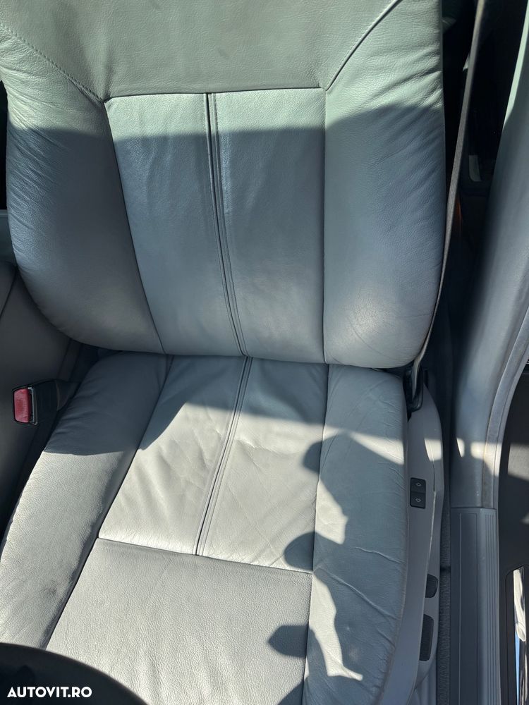 BMW Seria 7 728iA - 8