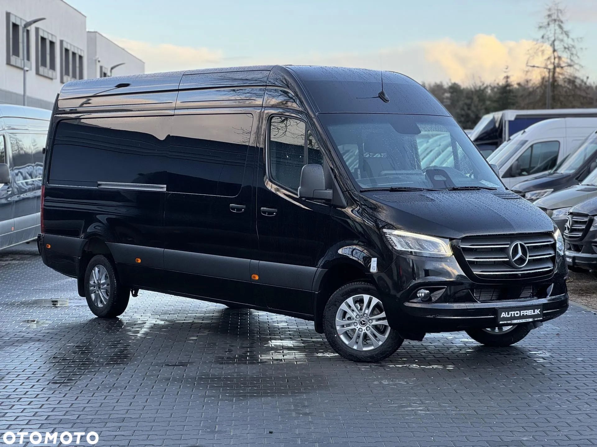 Mercedes-Benz Sprinter - 1