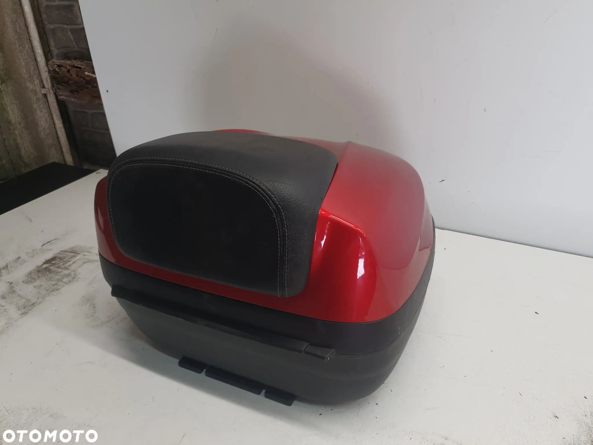 } PIAGGIO MP3 300 Kufer Schowek Pojemnik Bagażnik SHAD - 9