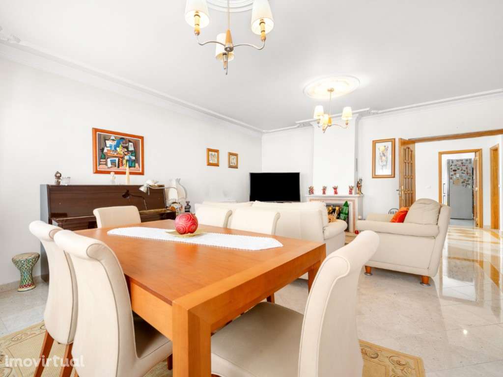 Moradia T4+1 localizada no bairro do 'Casal Novo'. - Grande imagem: 3/30