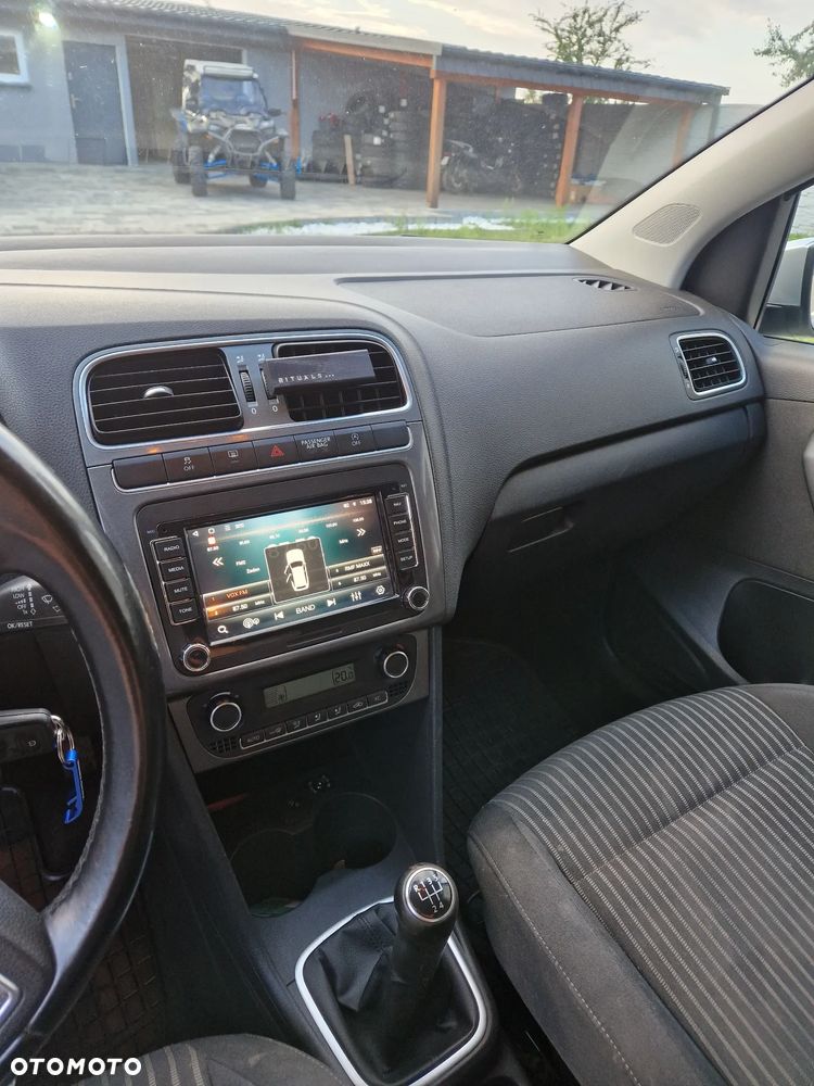 Volkswagen Polo 1.6 TDI DPF BlueMot Highline - 17