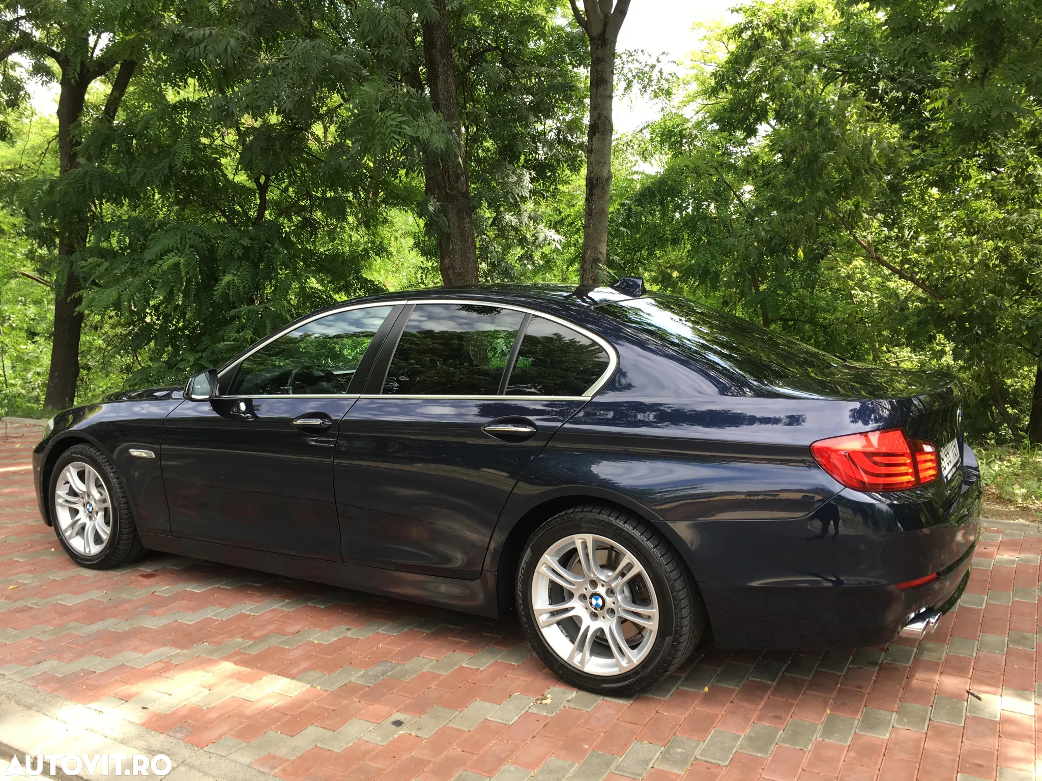BMW Seria 5 520d - 8