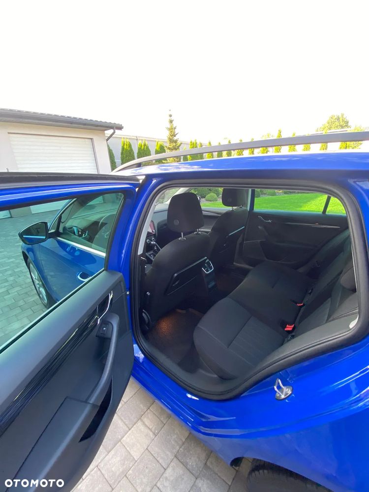 Skoda Octavia 2.0 TDI (Green tec) DSG Style - 6