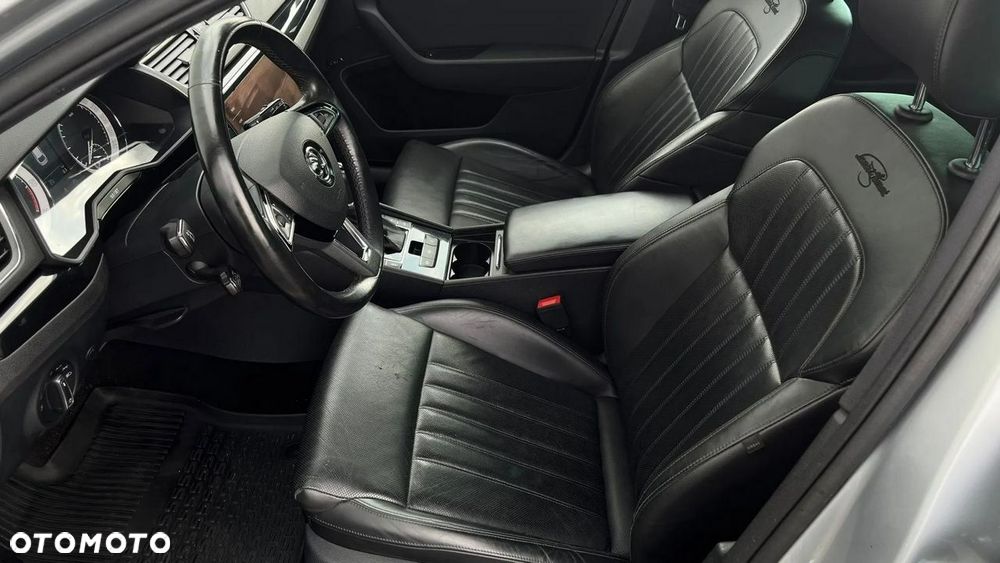 Skoda Superb 2.0 TDI 4x4 L&K DSG - 16