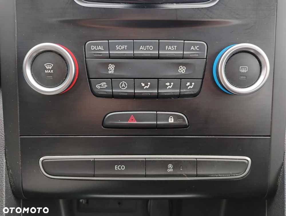 Renault Megane 1.5 Blue dCi Zen - 17