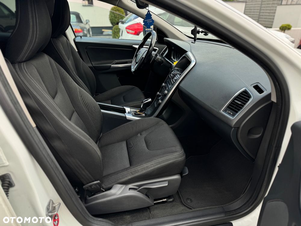 Volvo XC 60 D4 Geartronic Kinetic - 18