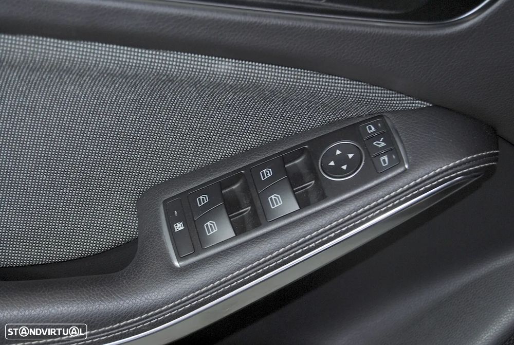 Mercedes-Benz A 180 d AMG Line - 17
