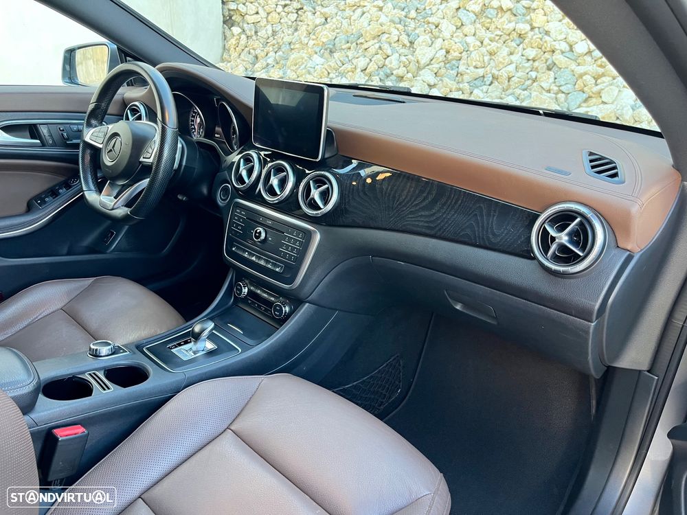 Mercedes-Benz CLA 45 AMG 4Matic 7G-DCT Orange Art Edition - 37