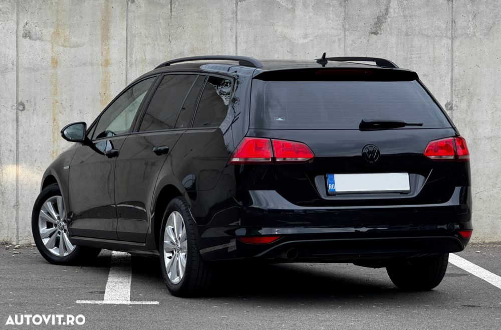 Volkswagen Golf - 6