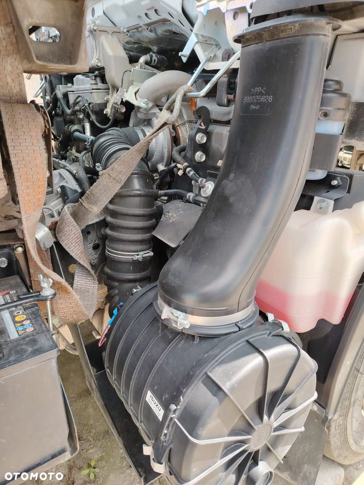 obudow fitra powietrza isuzu NPR 5,2 23r 898123532 - 2