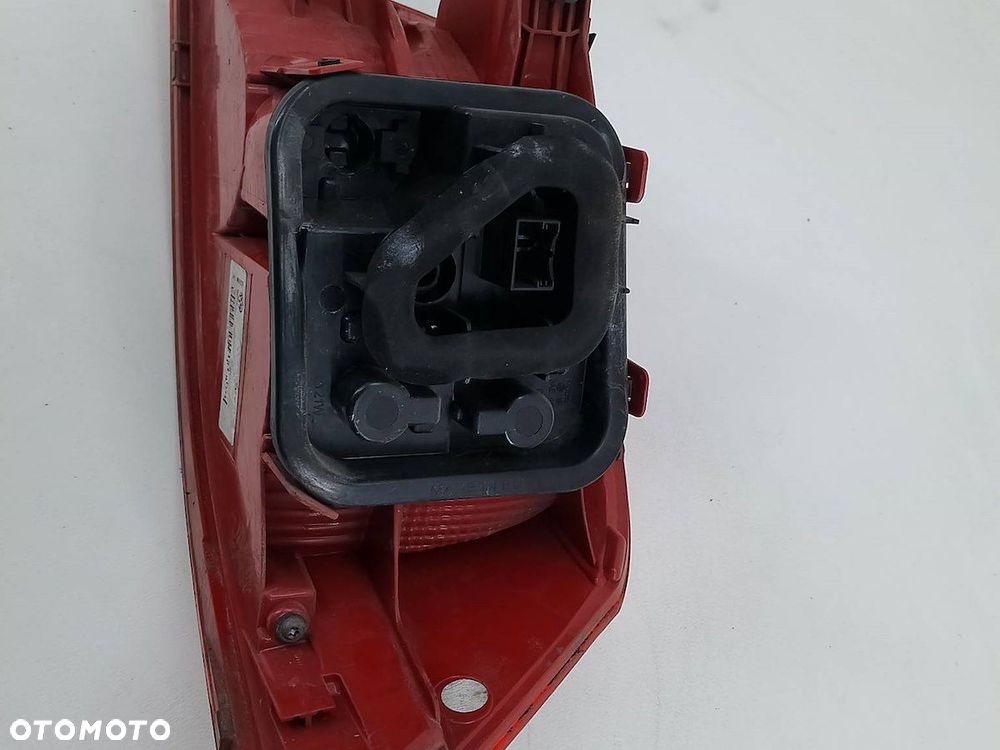 LAMPA TYLNA LEWA VW PASSAT B7 SEDAN - 7