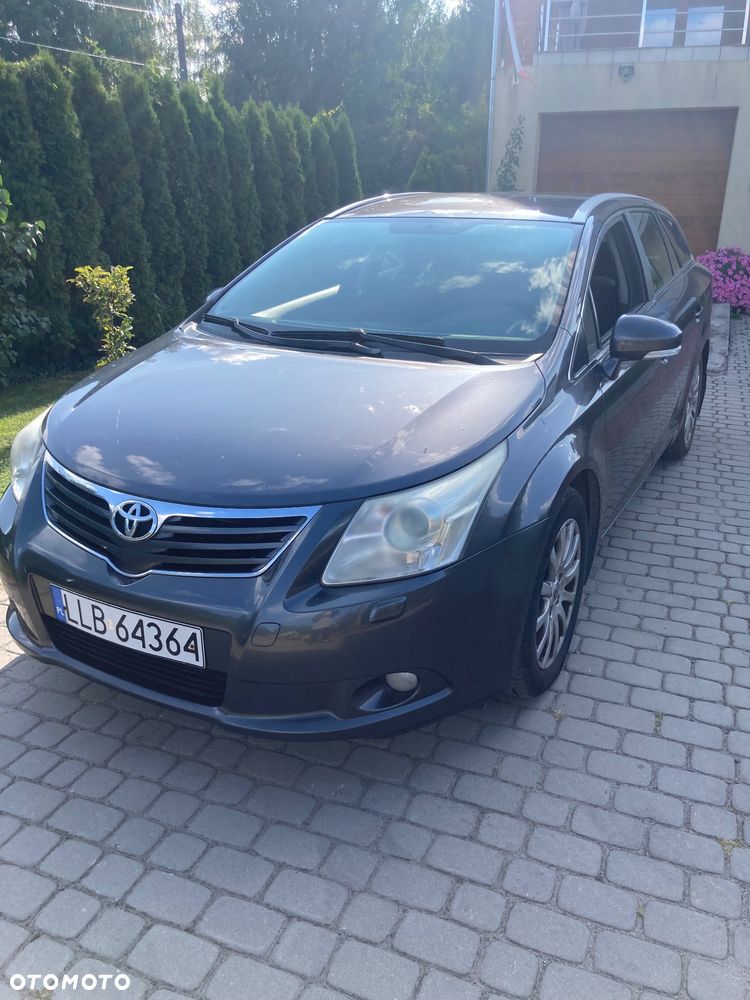 Toyota Avensis - 1