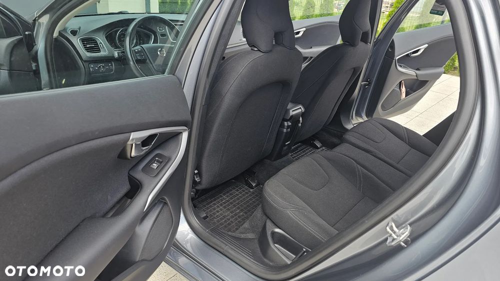 Volvo V40 D2 - 10