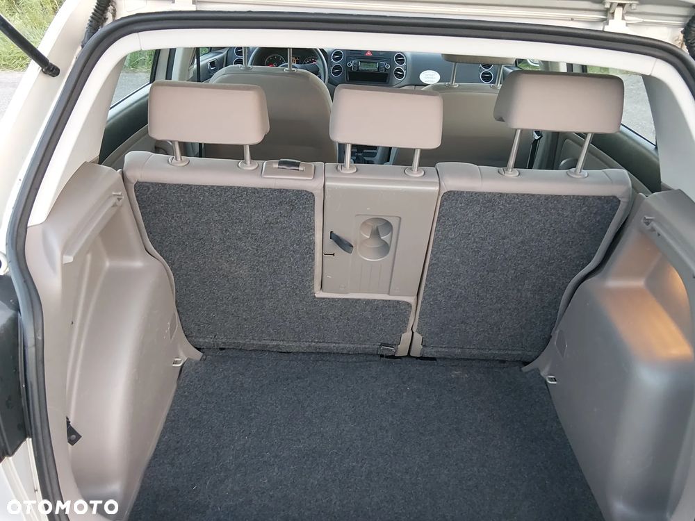 Volkswagen Golf Plus 1.6 Comfortline DSG - 12