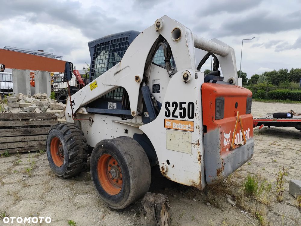 Bobcat S250 - 2