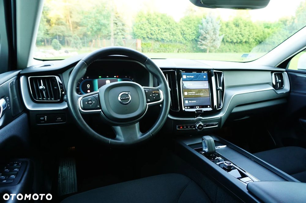 Volvo XC 60 B4 B Momentum Pro - 17