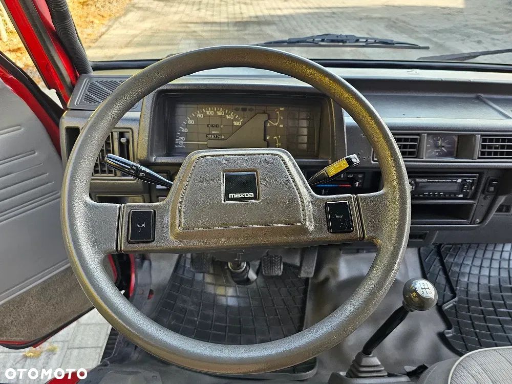 Mazda E2200 - 14