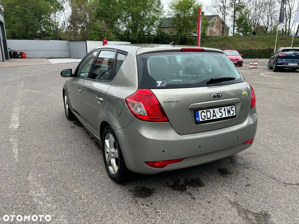 Kia Ceed - 5