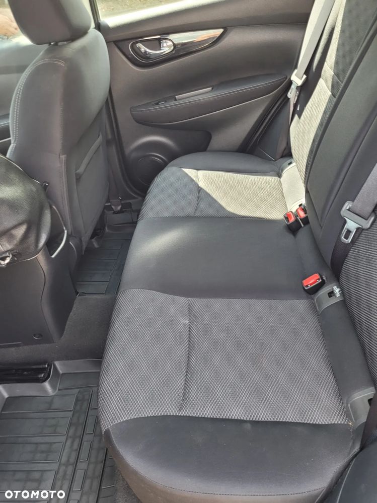 Nissan Qashqai 1.2 DIG-T Xtronic ACENTA - 6