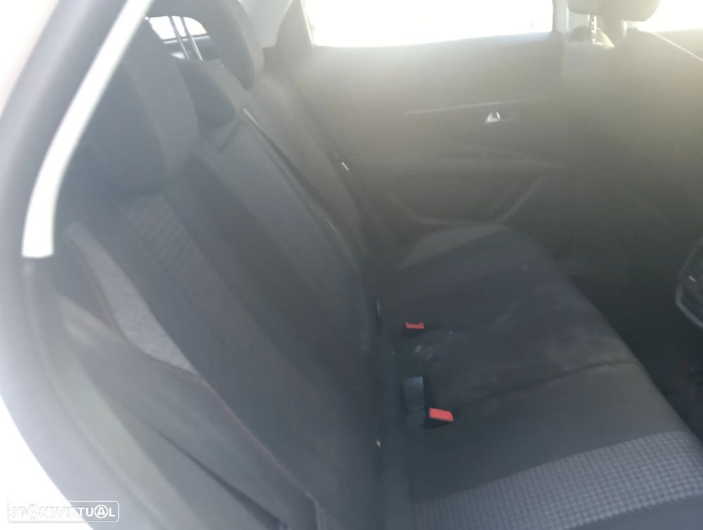 Peugeot 3008 1.5 BlueHDi Active - 23