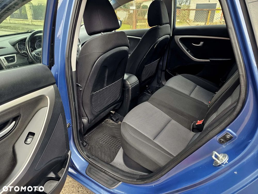 Hyundai i30 1.6 CRDi Premium - 17