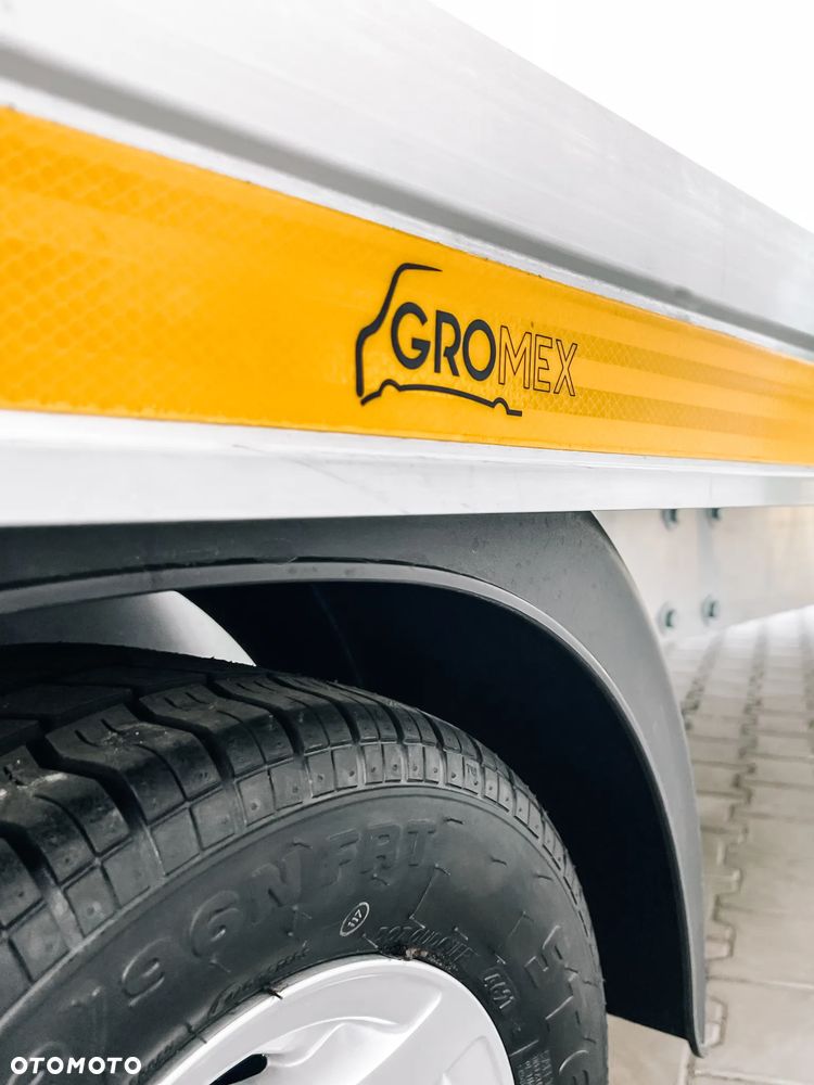 Gromex Gromex 8,42m DMC 3500 3 osie - 15