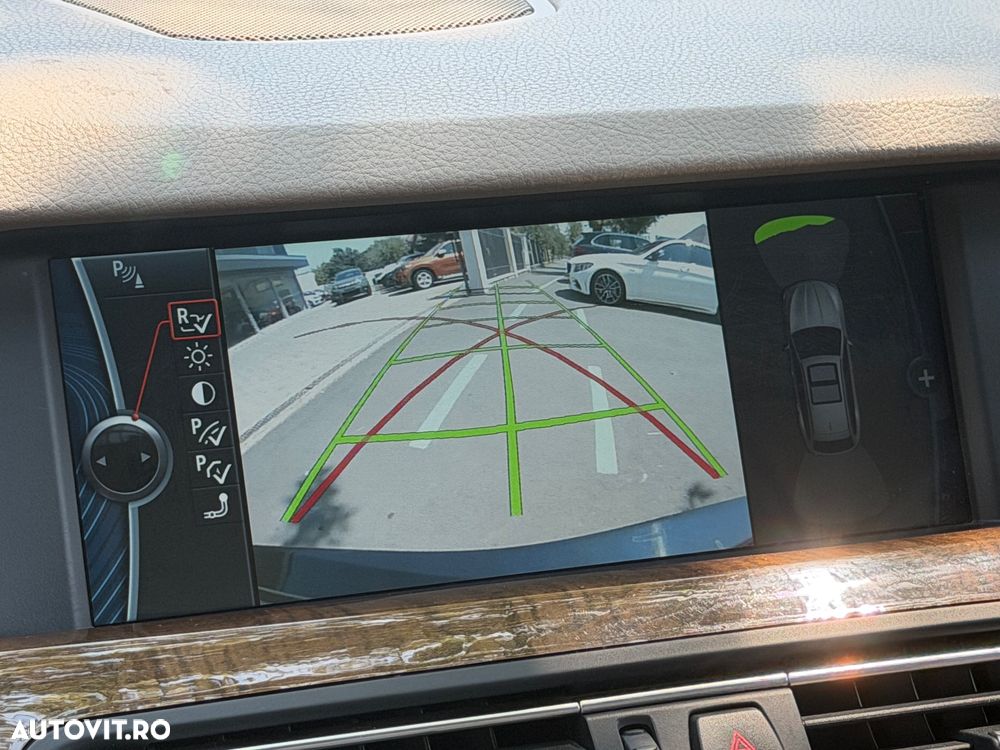BMW Seria 5 520d Aut. - 32
