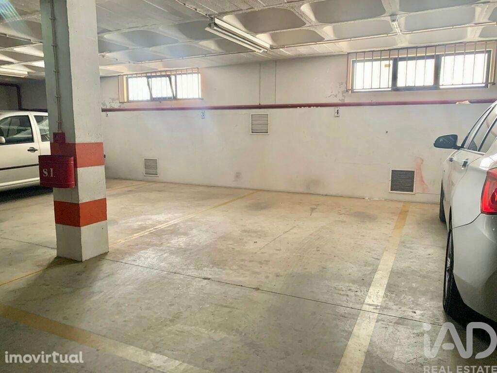 Parque de Estacionamento / Garagem / Box em Faro (Sé e São Pedro) de 1 - Grande imagem: 3/5