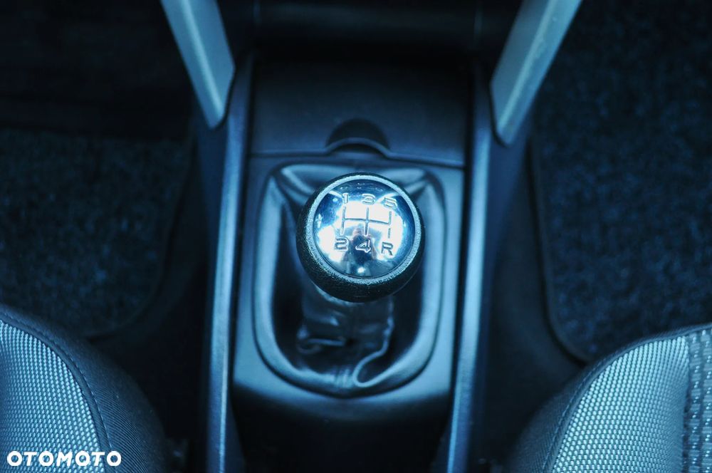 Peugeot 207 SW 95 VTi Family - 16