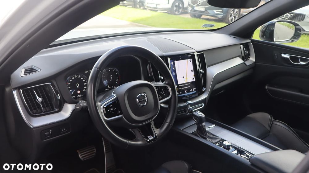 Volvo XC 60 T5 AWD R-Design - 13