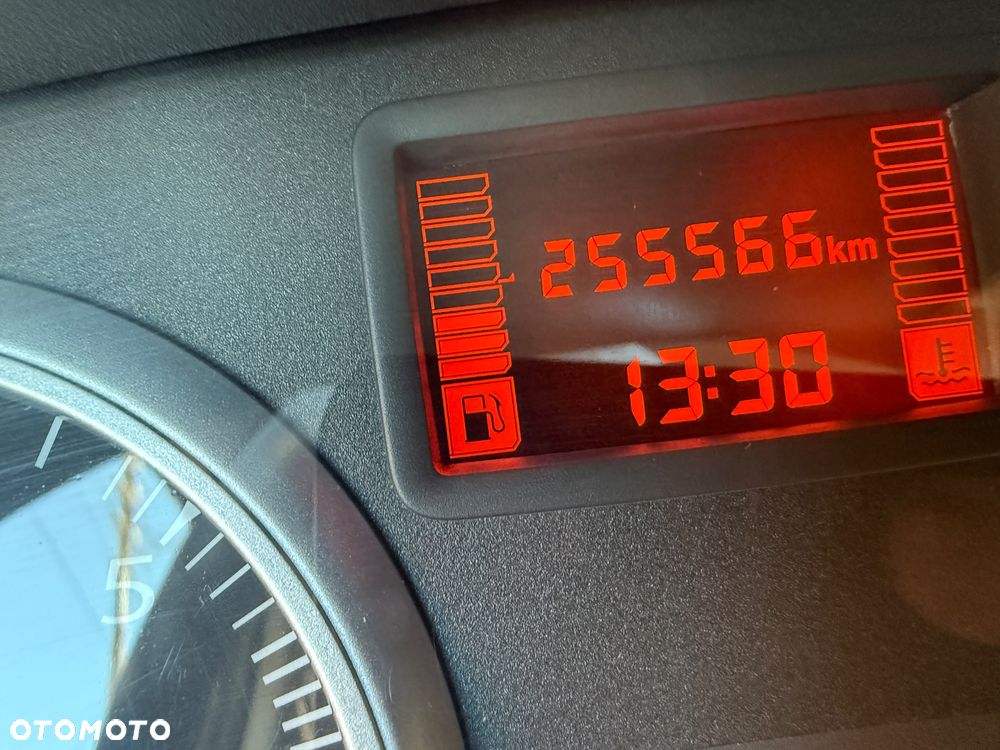 Dacia Duster 1.5 dCi Laureate 4x4 - 21