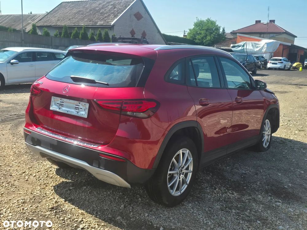 Mercedes-Benz GLA 180 7G-DCT Edition 1 - 5