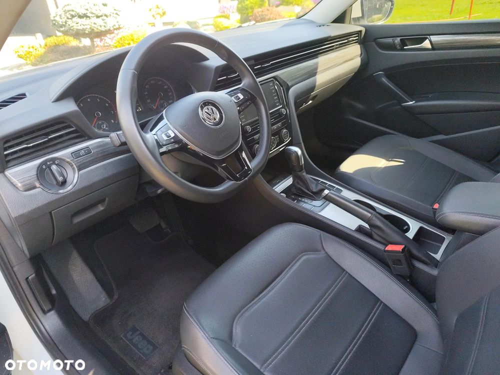 Volkswagen Passat 2.0 TSI Business DSG - 16