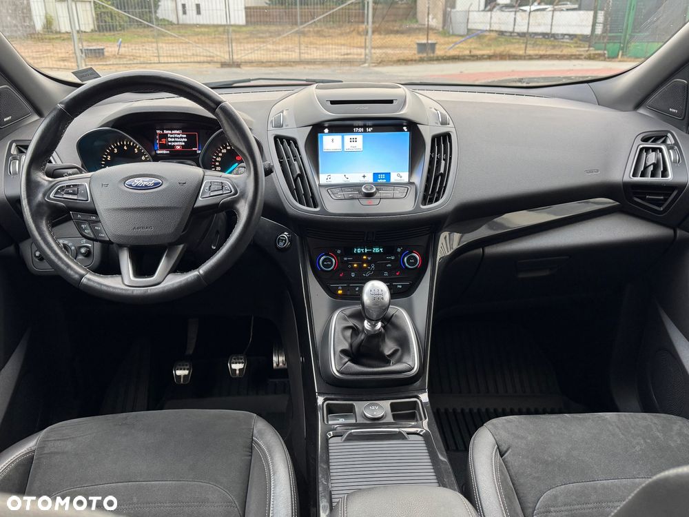 Ford Kuga 1.5 EcoBoost 2x4 ST-Line - 31