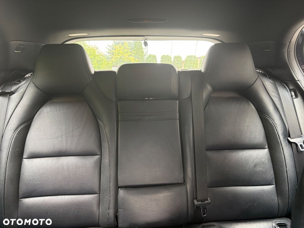 Mercedes-Benz GLA 220 d 4Matic 7G-DCT Style - 20