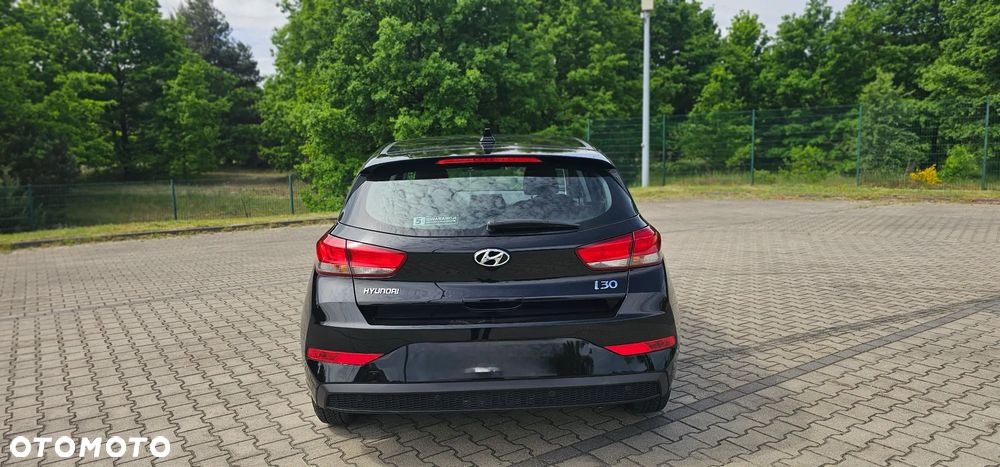 Hyundai i30 1.5 DPI Classic + - 7