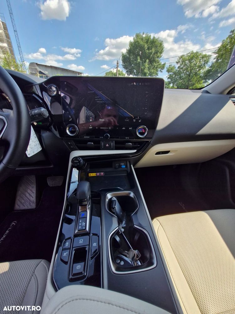 Lexus Seria NX - 19