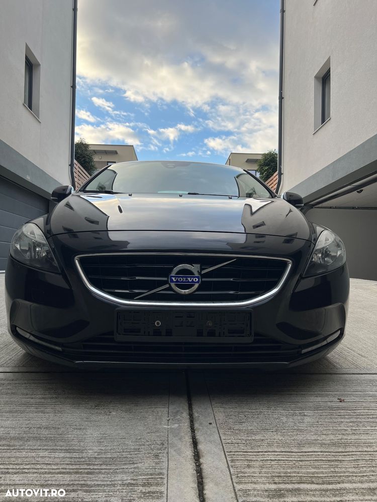 Volvo V40 D4 VEA Momentum - 1