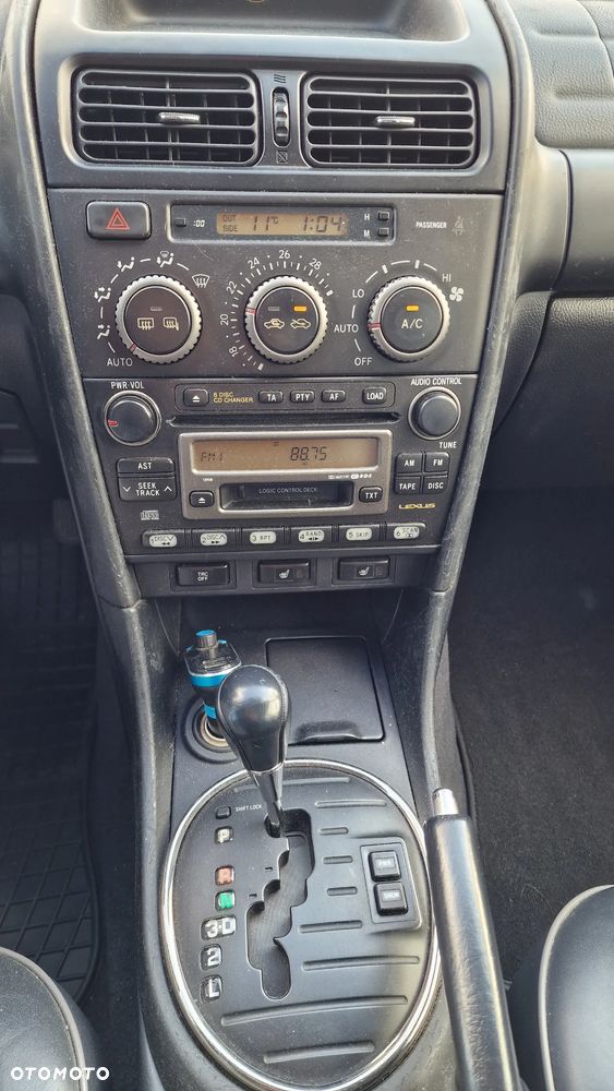 Lexus IS 200 Elegance - 17