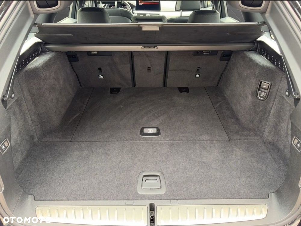 BMW Seria 5 540d xDrive mHEV M Sport sport - 11