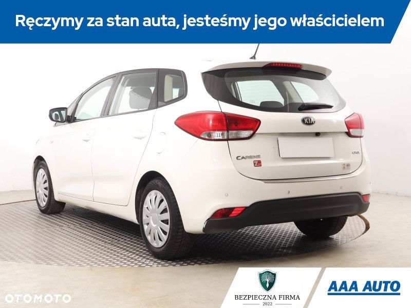 Kia Carens - 5